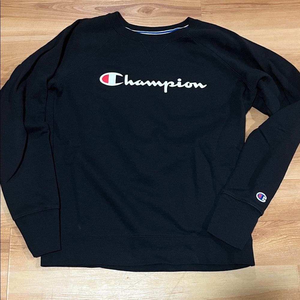 Champion Logo Crewneck in Black